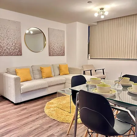 1 Bedroom Apartment, Free Parking, Broad Street,