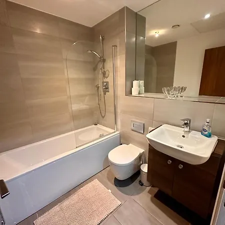 1 Bedroom Apartment, Free Parking, Broad Street,