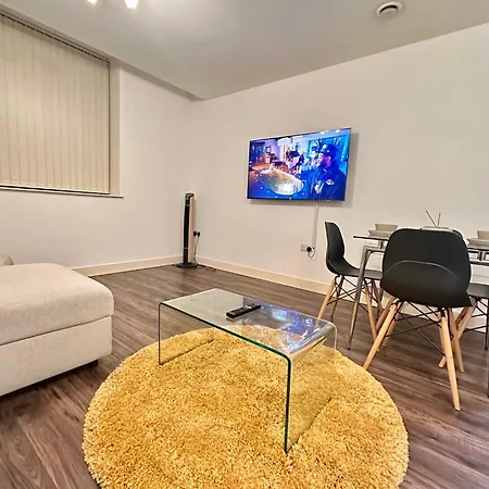 Apartment 1 Bedroom Apartment, Free Parking, Broad Street, *
